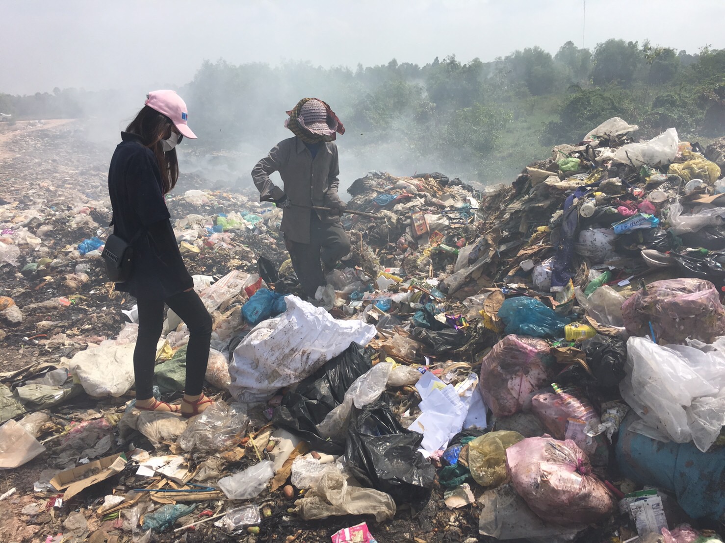 カンボジア国 未分別の廃プラスチックを原料とするリサイクル製品の普及・実証事業